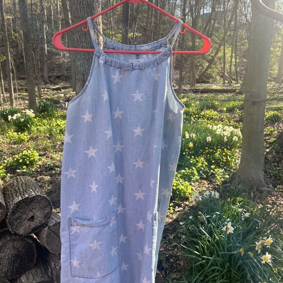 Old Navy Dresses & Skirts - Old Navy Light Denim Sleeveless Star Dress - Women’s M